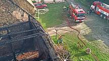 Následky ničivého požáru v areálu zámku v Újezdu nade Mží.