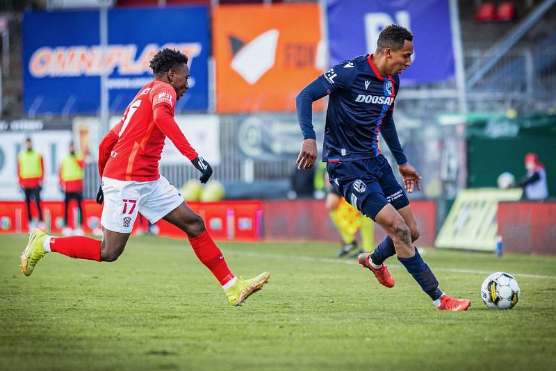 Fotbalisté Viktorie Plzeň urvali v Brně cenné vítězství nad Zbrojovkou (3:1).