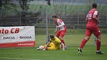 Fotbalisté FK Robstav Přeštice porazili v ČFL na domácím hřišti karlovarskou Slavii 3:1.