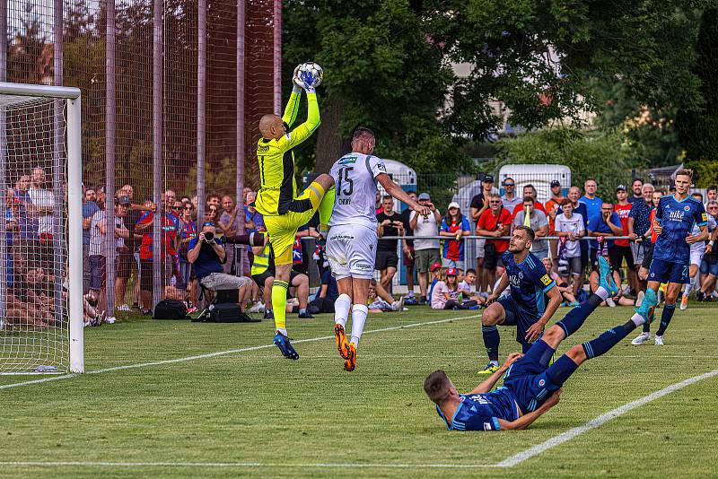 FC Viktoria Plzeň (bílí) - ŠK Slovan Bratislava 3:1.