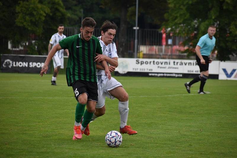 28. kolo I. A třídy: FC Rokycany B (zelení) - Slavoj Mýto B 5:2.