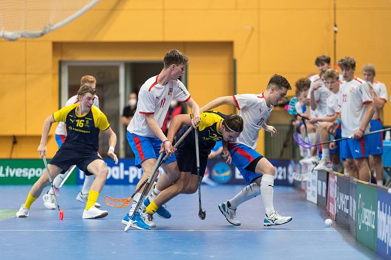 Česko U19 (v bílém) - Švédsko U19.