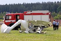 Nehoda po nouzovém přistání malého sportovního letadla na louce v obci Lhůta u Tymákova. Pilot byl se středně těžkými zraněními převezen do nemocnice.
