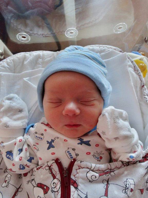 Mikuláš Valenta se narodil 11. února v 8:13 mamince Pavle a tatínkovi Jakubovi z Plzně. Po příchodu na svět v plzeňské fakultní nemocnici vážil jejich prvorozený syn 3210 gramů a měřil 49 centimetrů.