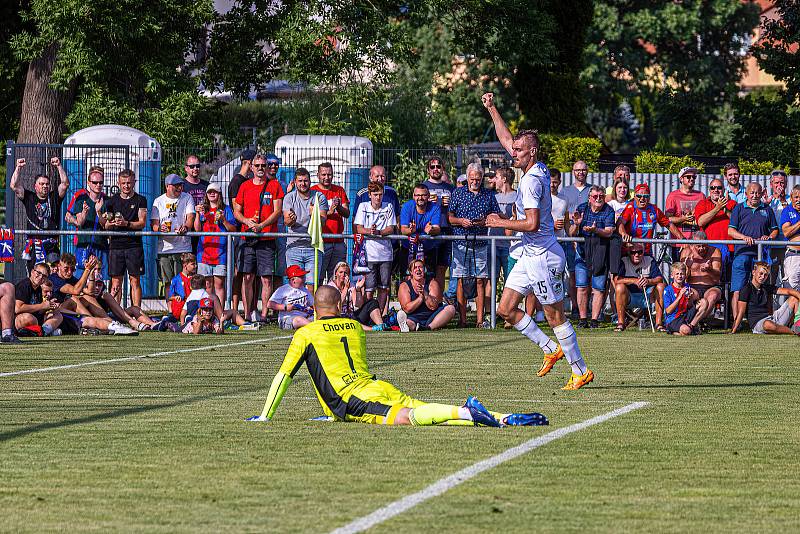 FC Viktoria Plzeň (bílí) - ŠK Slovan Bratislava 3:1.