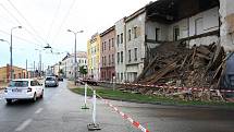 V noci došlo k samovolnému zřícení neobydleného domu v Plzni.