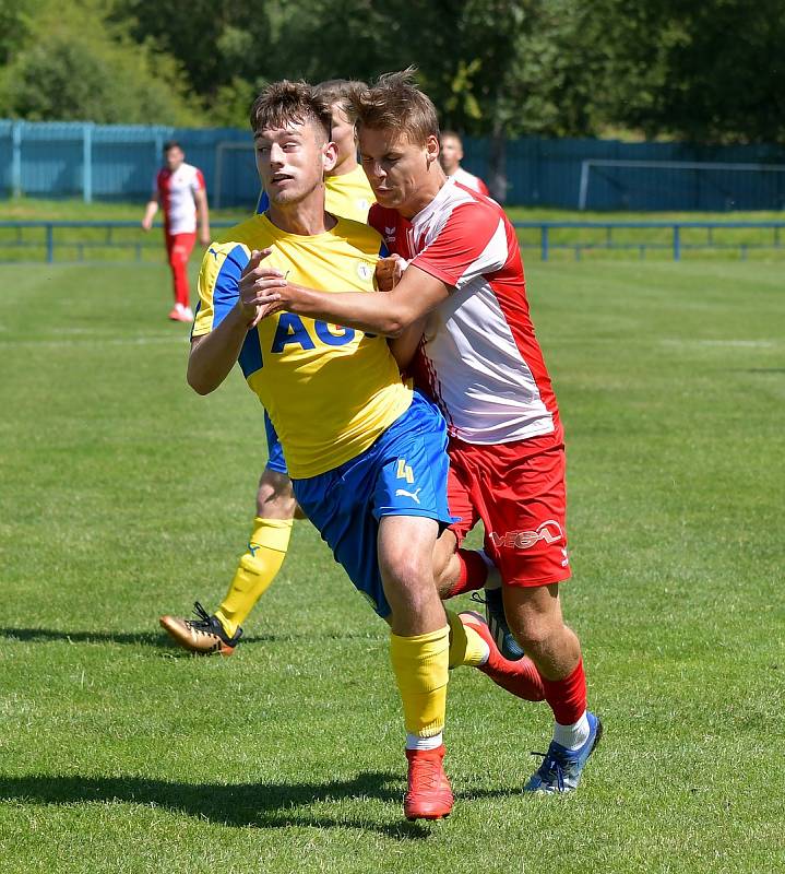 První výhru v rámci letní přípravy si připsali na účet fotbalisté karlovarské Slavie, když porazili Teplice B 2:0.