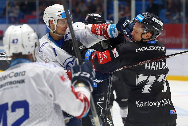 Hokejová Plzeň porazila v úvodním derby sezony Karlovy Vary 6:3.