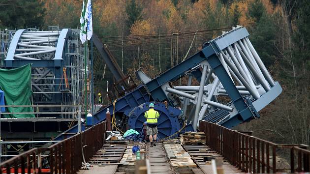 Rekonstrukce železničního mostu přes vodní dílo Hracholusky, na trati Pňovany - Bezdružice.