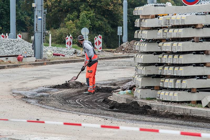 Rekonstrukce tramvajového kolejiště linky č. 1 v Plaské ulici v Plzni.