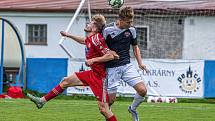 8. kolo FORTUNA divize A: SK Klatovy 1898 (na snímku fotbalisté v červených dresech) - SK Petřín Plzeň 0:1 (0:0).