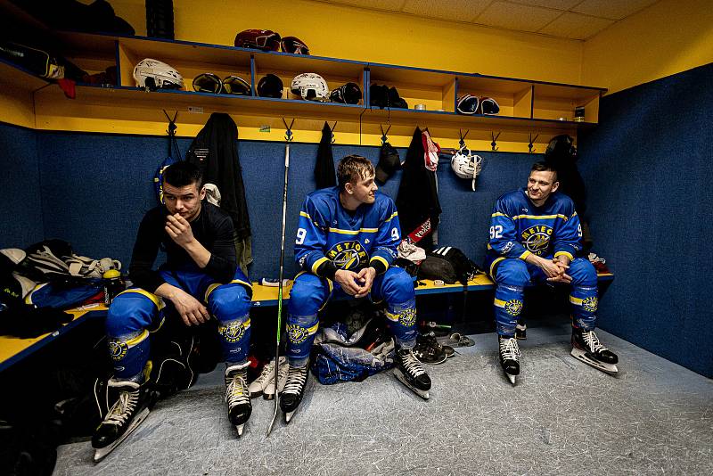 HC Meteor Třemošná (modří) vs. HC Rokycany 4:3 (2. finále play-off krajské hokejové ligy).