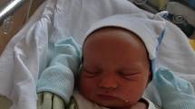 Matyáš Šnajdr se narodil 19. dubna v 8:14 mamince Romaně a tatínkovi Tomášovi z Vlkošova. Po příchodu na svět ve FN vážil jejich první syn 3180 gramů a měřil 49 cm