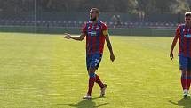 Fotbalisté FC Viktoria Plzeň B (na archivním snímku fotbalisté v červenomodrých dresech) vyhráli v Českých Budějovicích s béčkem SK Dynamo 3:0 a vyšvihli se na první místo ČFL.