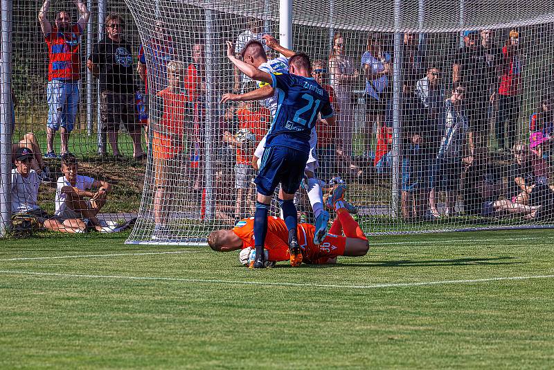 FC Viktoria Plzeň (bílí) - ŠK Slovan Bratislava 3:1.