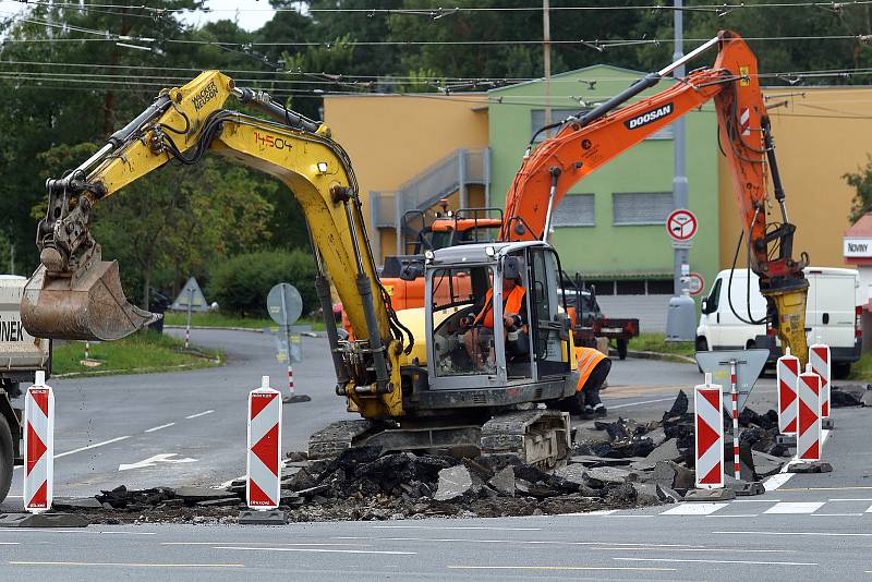 Rekonstrukce tramvajového kolejiště linky č. 1 v Plaské ulici v Plzni.