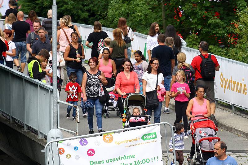 Letní festival sportu Sportmánie Plzeň 2019 - v areálu za OC Plaza si mohou malí i velcí vyzkoušet zdarma nejrůznější druhy sportovních aktivit.