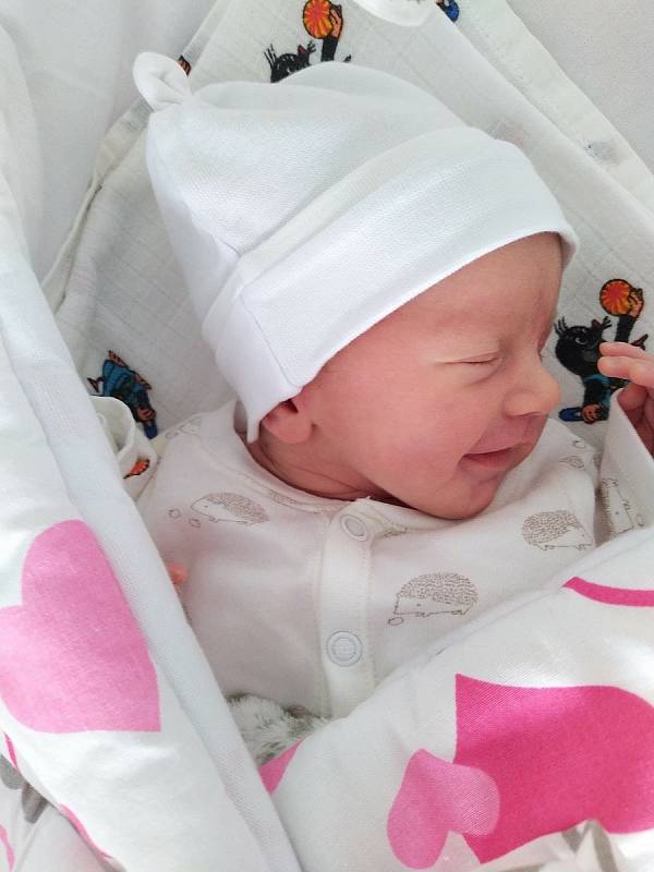 Kristýnka Bláhová (2390 g) se narodila 2. prosince 2021 ve 20:27 hodin ve Fakultní nemocnici v Plzni rodičům Veronice a Martinovi z Plzně. Na malou sestřičku doma čekala sestřička Karolínka (20 měsíců).