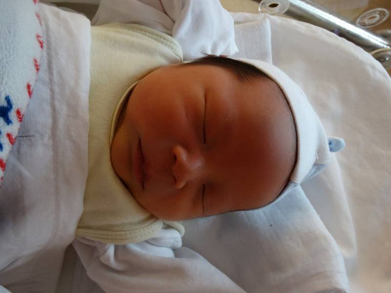 Mamince Nguyen Thi An a tatínkovi Duanc Son Ha se 27. 11. tři minuty před 8. hodinou narodil syn Tien Hunc Duonc. Doma v Plzni už se na brášku, který po porodu vážil 3620 gramů a měřil 50 cm, těší osmiletá sestřička.