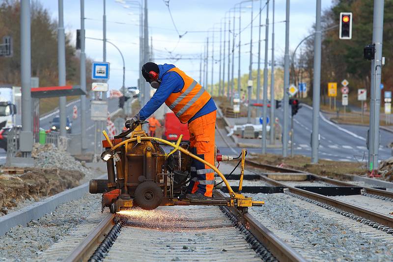 Rekonstrukce tramvajového kolejiště linky č. 1 v Plaské ulici v Plzni.