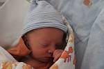Adam Houdek se narodil v plzeňské FN Lochotín mamince Jitce a tatínkovi Petrovi 15. června 2022 v 0:15 hodin. Vážil 3030 gramů a doma v Blovicích se na něj těšila Anežka (3 roky).