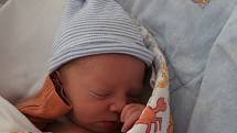 Adam Houdek se narodil v plzeňské FN Lochotín mamince Jitce a tatínkovi Petrovi 15. června 2022 v 0:15 hodin. Vážil 3030 gramů a doma v Blovicích se na něj těšila Anežka (3 roky).