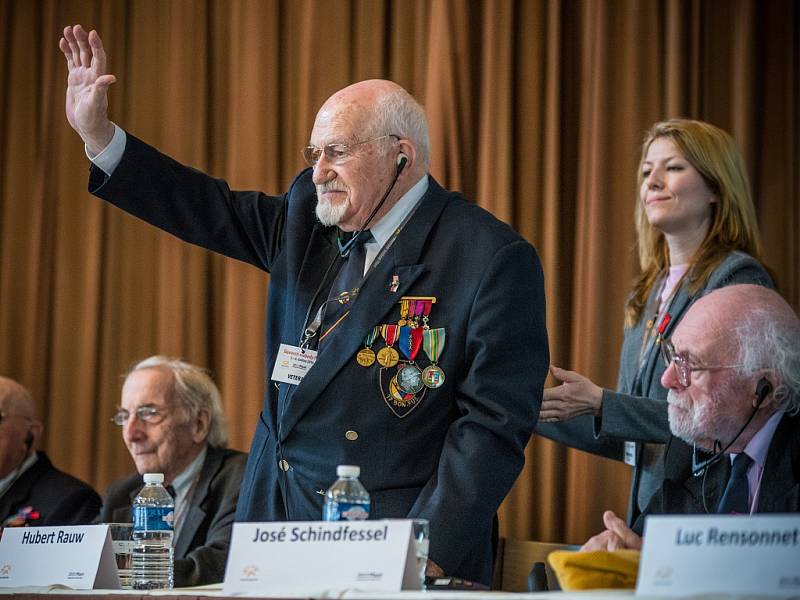 Beseda s veterány v Měšťanské besedě. Na snímku Hubert Rauw