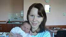 Matyáš (2,95 kg, 46 cm), který přišel na svět 3. září dvacet pět minut po půlnoci ve FN v Plzni, je prvorozený syn Lucie a Davida Mikeškových z Líní