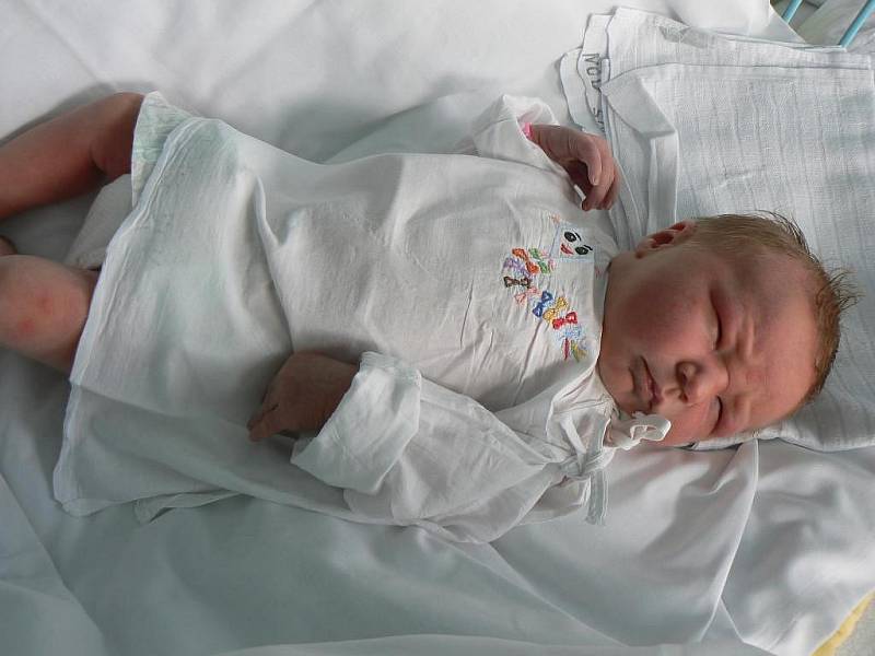 Jitce Vaníčkové a Miroslavu Černohorskému z Holýšova se 22. února ve 3.05 hod. narodila ve Stodské nemocnici prvorozená dcera Terezka (3,50 kg, 50 cm). Holčička je i první vnouče prarodičů z matčiny strany. Tatínek svým děvčatům pomáhal při porodu