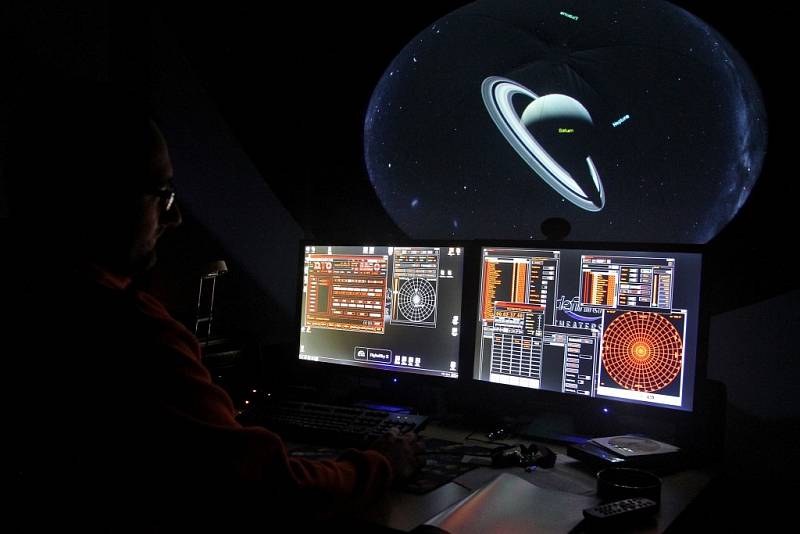 Výstavba planetária v Techmanii pokračuje