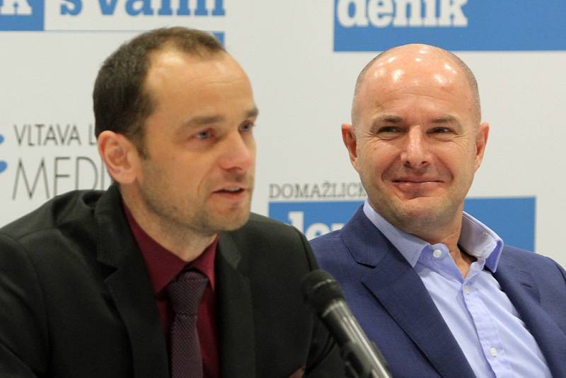 Śéfredaktor Plzeňského deníku Aleš Tolar (vlevo) a hejtman Plzeňského kraje Josef Bernard