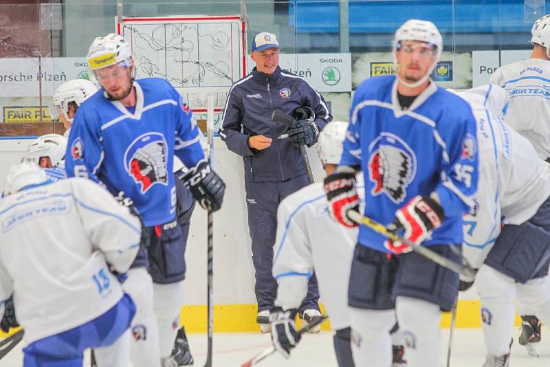 Hokejisté HC Škoda Plzeň vyjeli v rámci letošní přípravy poprvé na led.