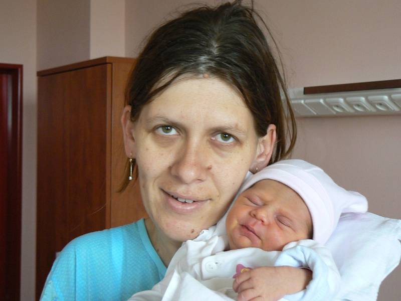 Jiřinka Juhová (2,99 kg, 48 cm) je druhorozená dcera rodičů Lucie a Tomáše z Plzně. Narodila se 21. 4. ve 4:49 hod. ve FN v Plzni a doma na ni čeká čtyřletá sestra Adélka