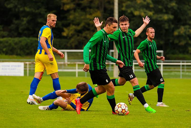 8. kolo FORTUNA divize A: FC Rokycany (na snímku fotbalisté v zelenočerných dresech) - Viktoria Mariánské Lázně 2:0 (1:0).