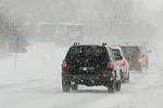 Sníh dělal komplikace i řidičům na silnici I/20 z Plzně do Karlových Varů