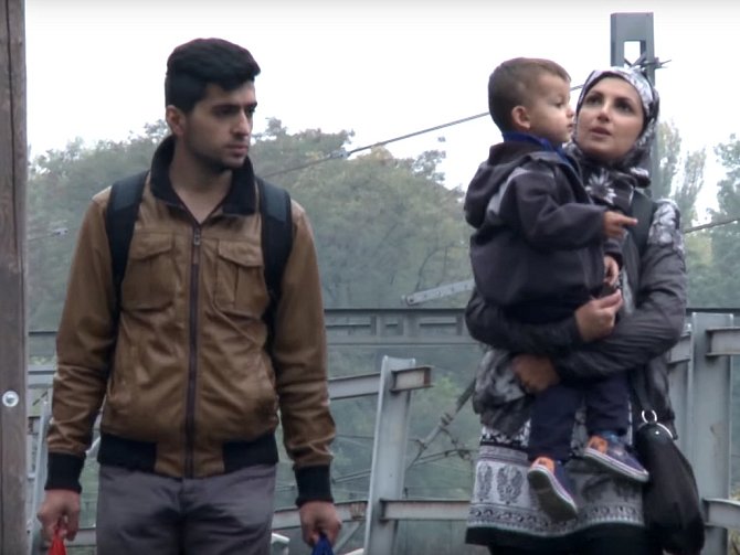  Mladý Syřan společně s manželkou a malým dítětem shání v Kolíně a okolí ubytování pro svou rodinu. Protagonistou experimentu se stal Navdar Muhumed studující v Plzni. 
