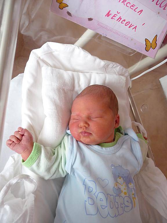 Rodiče Lucie a Marcel Němcovi z Líní se radují z Marcely (3,44 kg, 50 cm). Jejich prvorozená holčička přišla na svět 17. února v 16:03 v plzeňské fakultní nemocnici