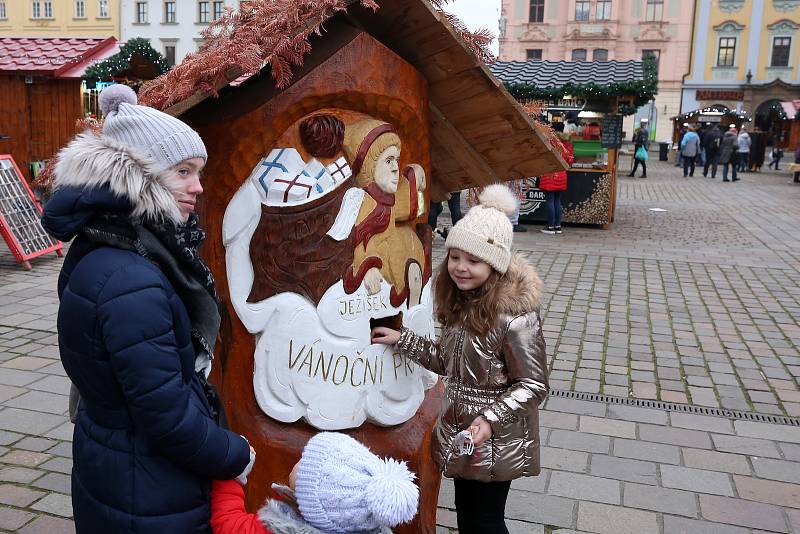 Adventní trhy na náměstí Republiky v Plzni.