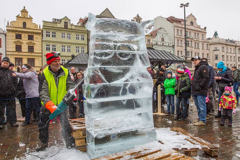 Ledové sochy na Náměstí republiky v Plzni