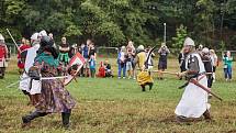 Templářský víkend – třídenní festival na loukách kolem sv. Jiří v plzeňské Doubravce nabídl divákům rekonstrukci bitvy o Akkon a mnoho ukázek šermu, výstroje, výzbroje a života rytířů na bojových taženích i z jiných období než z přelomu 13. a 14. století