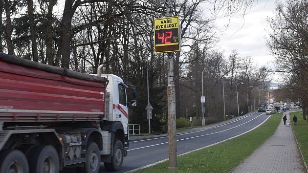 Radar u Čedíku v Klatovech. Vloni tam jednomu řidiči naměřili rychlost 126 km/h.