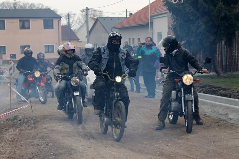 Motorkáři v Blatnici zahájili sezonu.