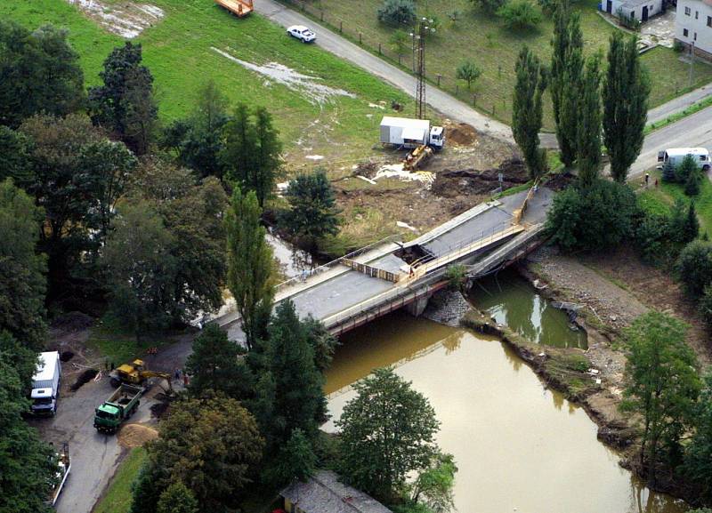 28. srpna 2002, letecký pohled na Sedlec