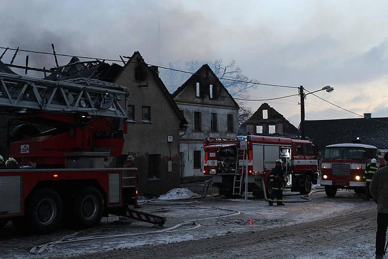 Požár restaurace v Bezvěrově na severním Plzeňsku