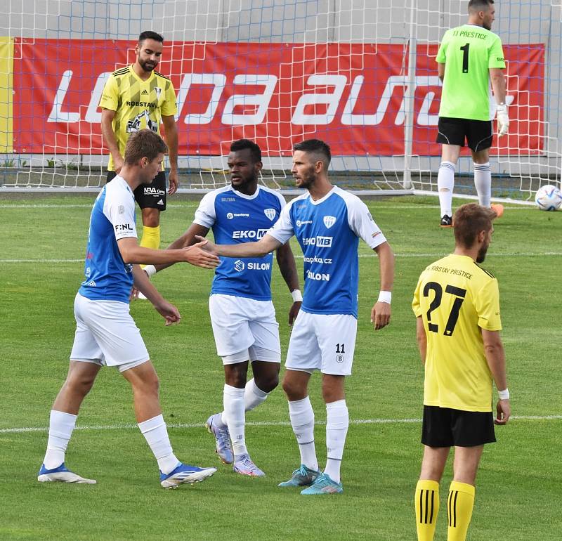 FC SILON Táborsko - FK ROBSTAV Přeštice (žlutí) 2:2.