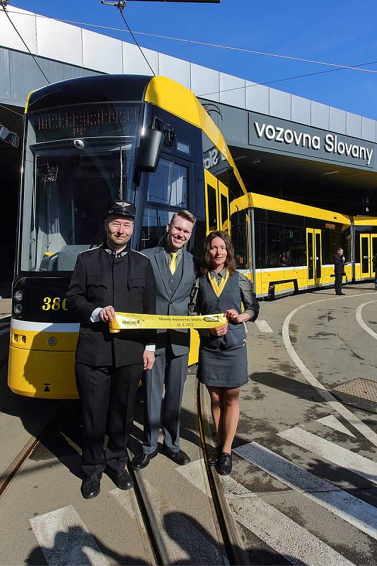 Nová tramvajová vozovna PMDP v Plzni na Slovanech byla ve čtvrtek 16. 3. slavnostně uvedena do provozu.