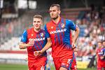 Tomáš Chorý (right).  Sigma Olomouc (in blue) - Viktoria Plzeň 2:3, September 10, 2022.