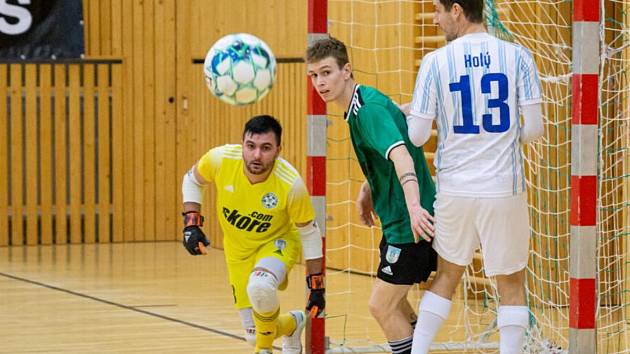 Futsalovou sezonu končil Matěj Maur (uprostřed) v týmu Démonů z České Lípy.