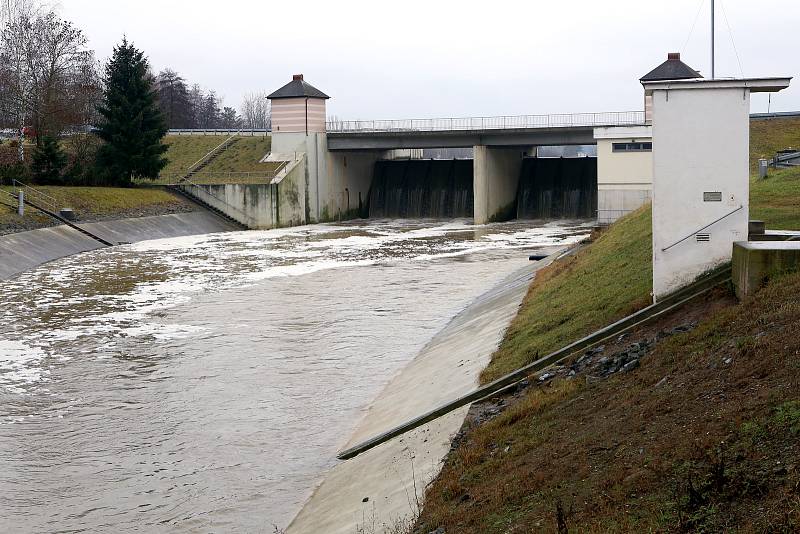 zvednutá hladina řeka Radbuza přehrada České údolí Litice