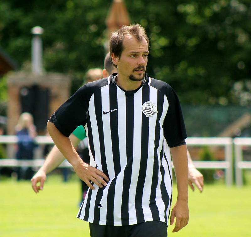 23. kolo I. B třídy, skupina C: SK Smíchov (černí) - Kozolupy 8:0.